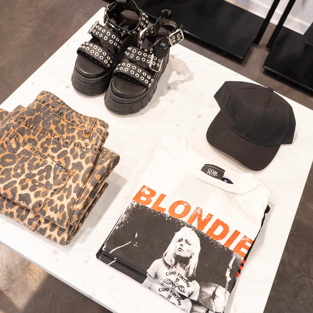 Encontra Complot en nuestro centro comercial