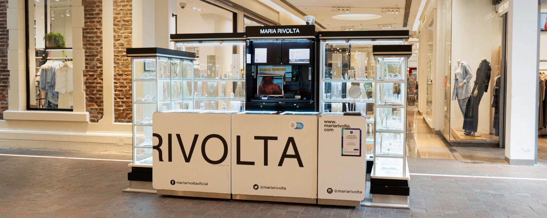 Maria Rivolta El Solar Shopping